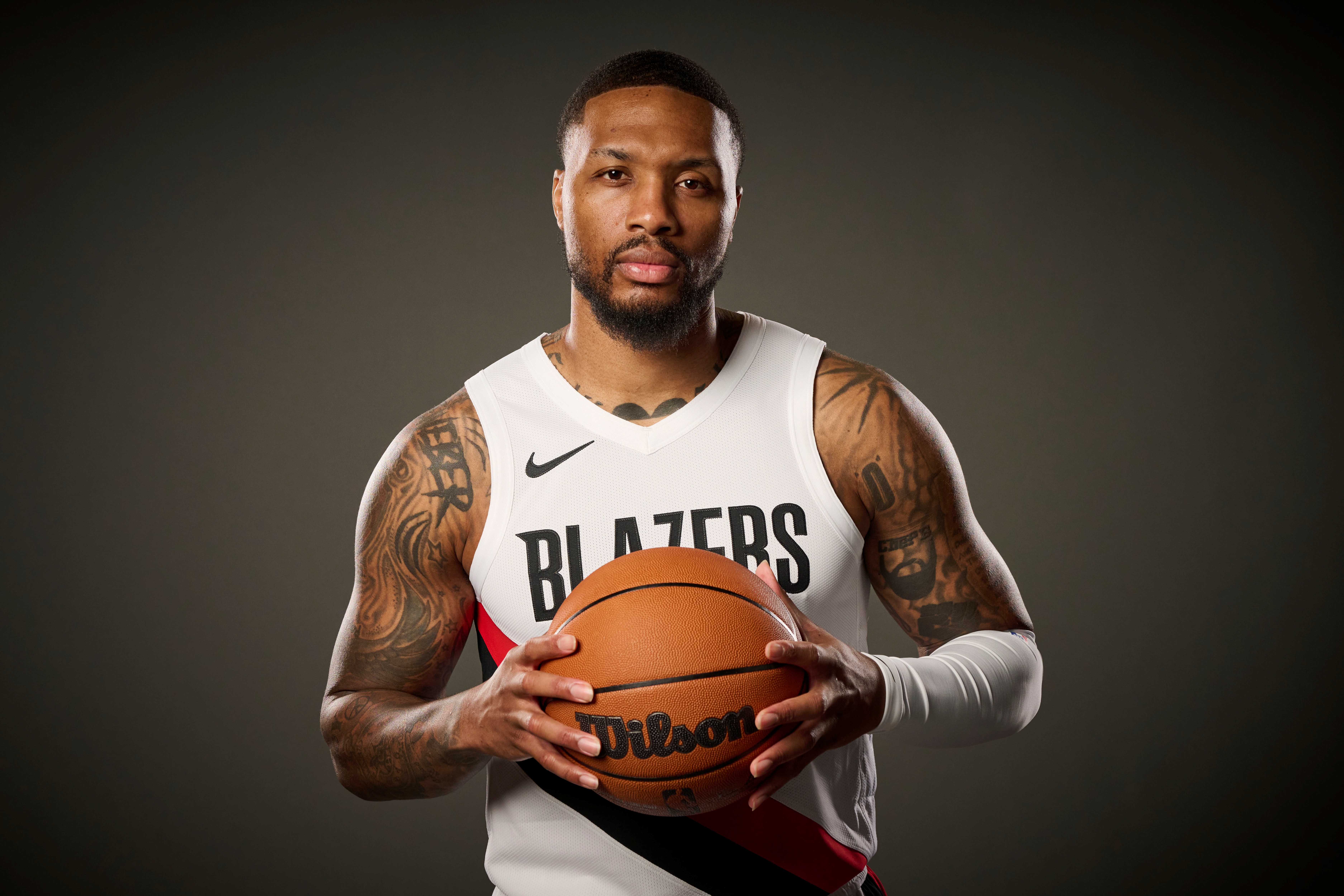 英雄联盟世界赛比分-贝弗利：利拉德不属于名人堂 他没有总冠军&amp;在普通球队得高分不够